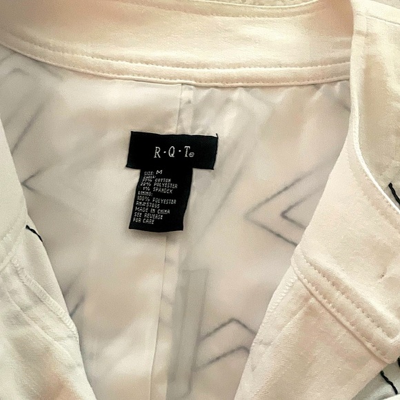 Women's White & Black Geometric Print (Size Medium) 3/4 Length Sleeve Jacket - Picture 8 of 10